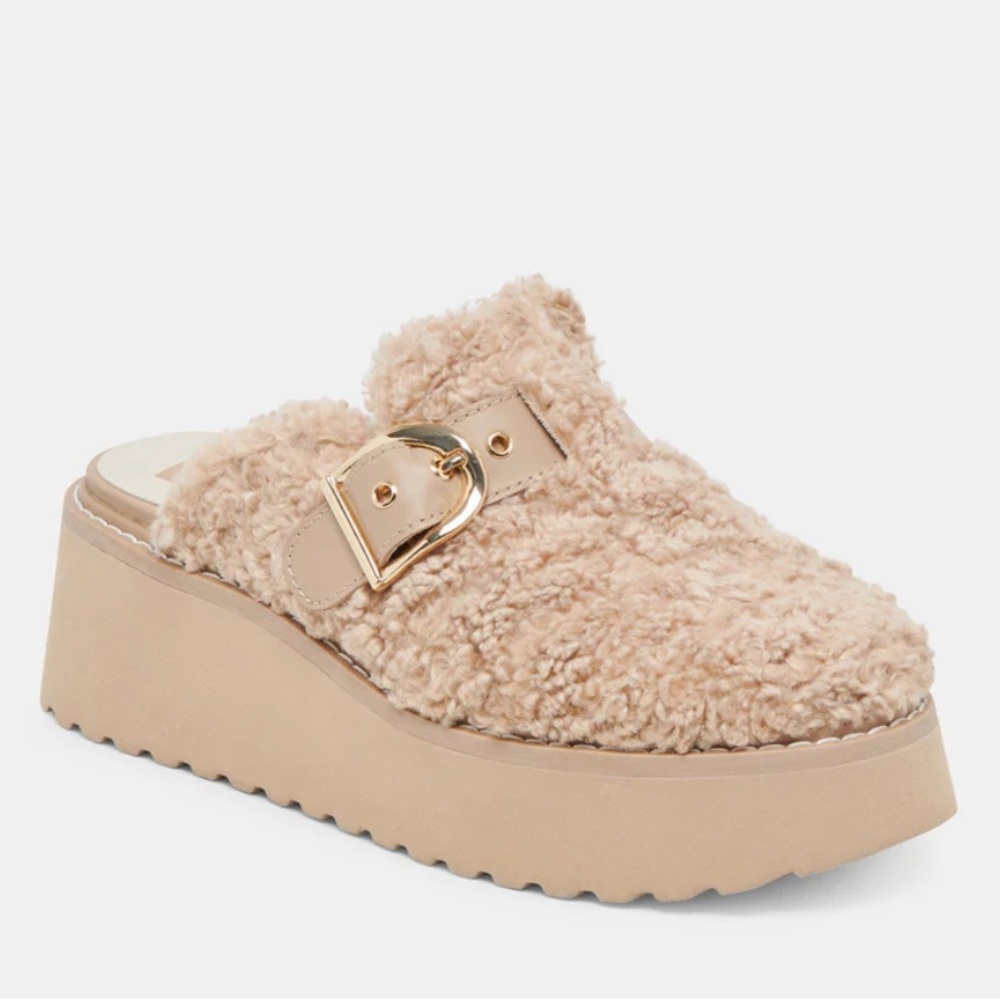 Dulce Vita Platform Slip On Shoes (natural plush)